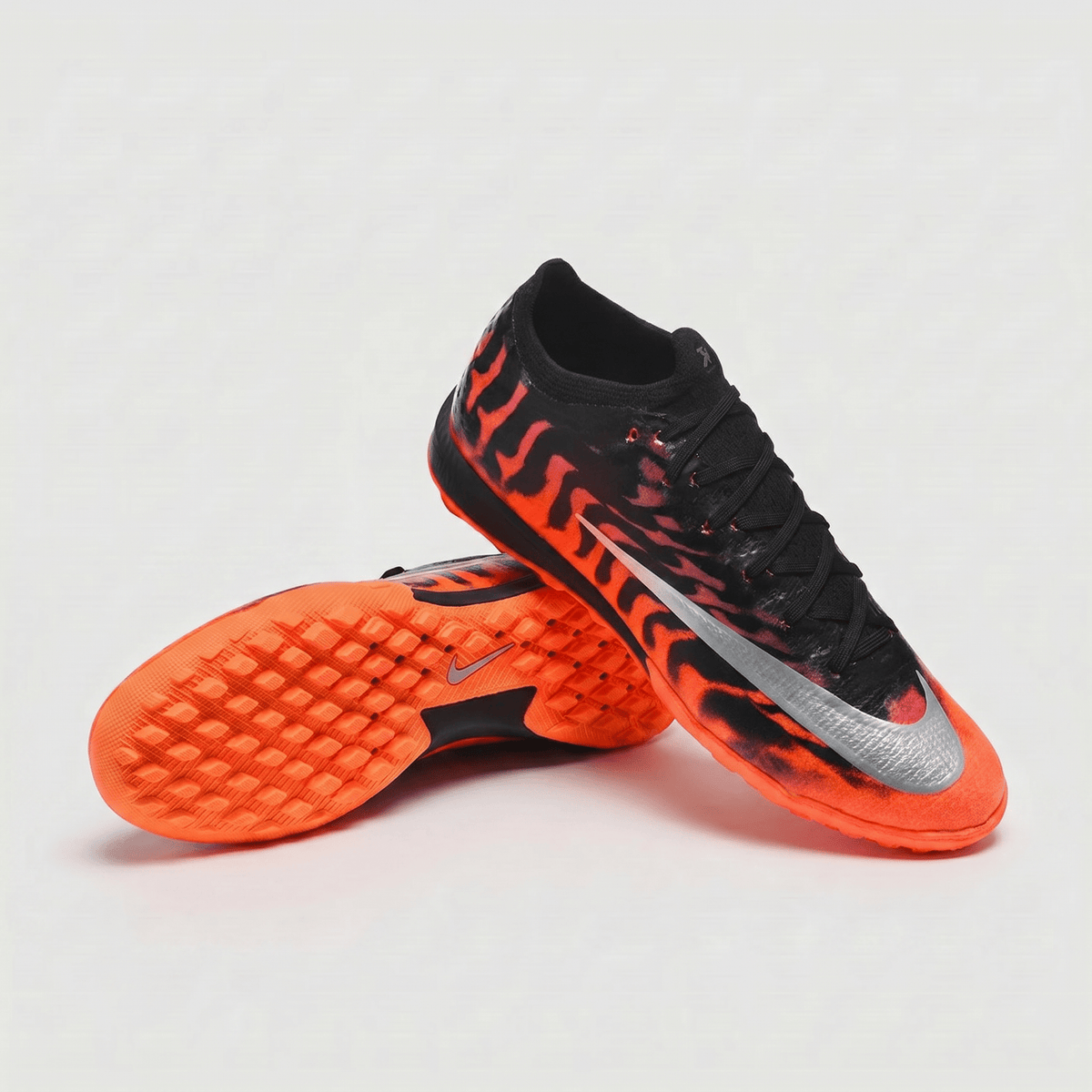 Air Zoom Mercurial Vapor 16 TF Hyper Orange / Black