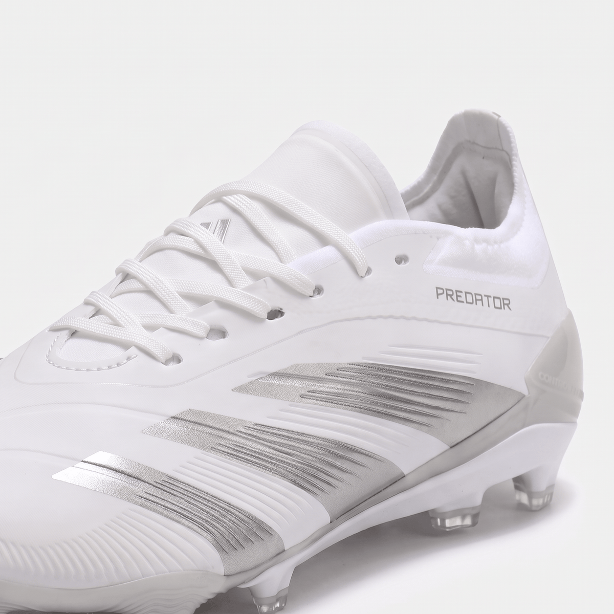 Predator 24 FG Cloud White / White / Crystal White