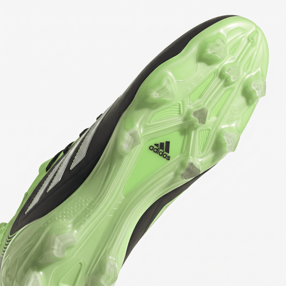 Copa Pure 3 FG Core Black / Footwear White / Spark Green