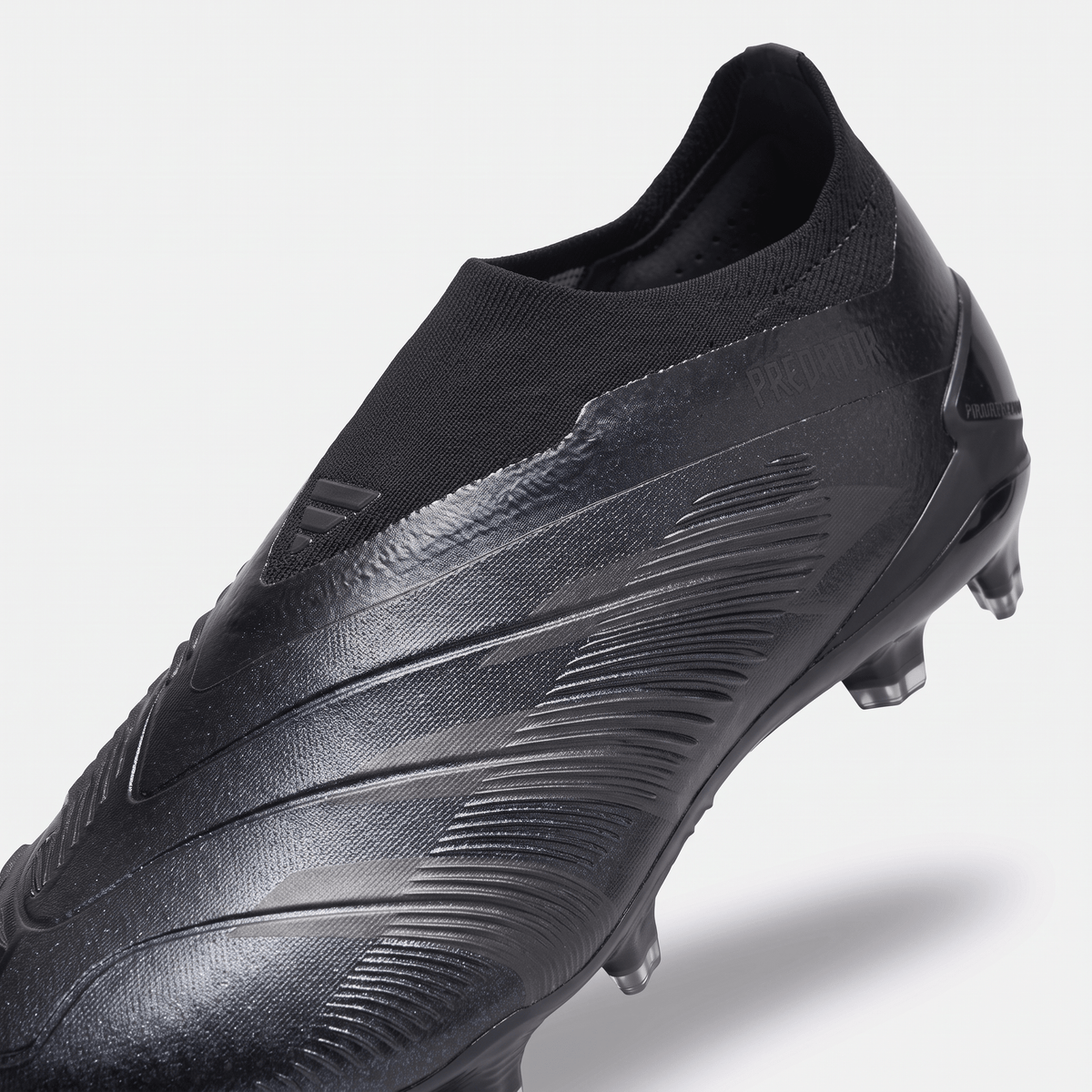 Predator Laceless FG Core Black / Core Black / Core Black