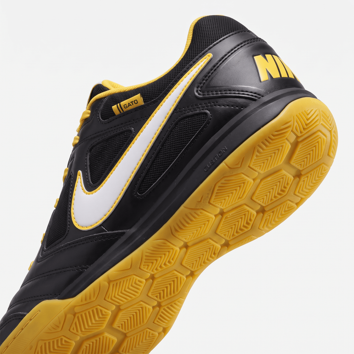 Gato Black / Varsity Maize / White