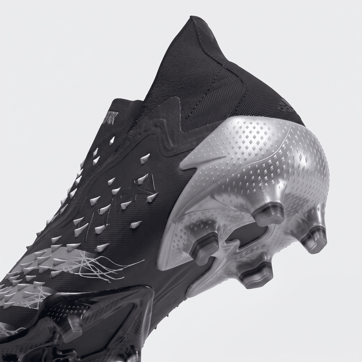 Predator Freak+ FG Core Black / Carbon / Iron Metallic