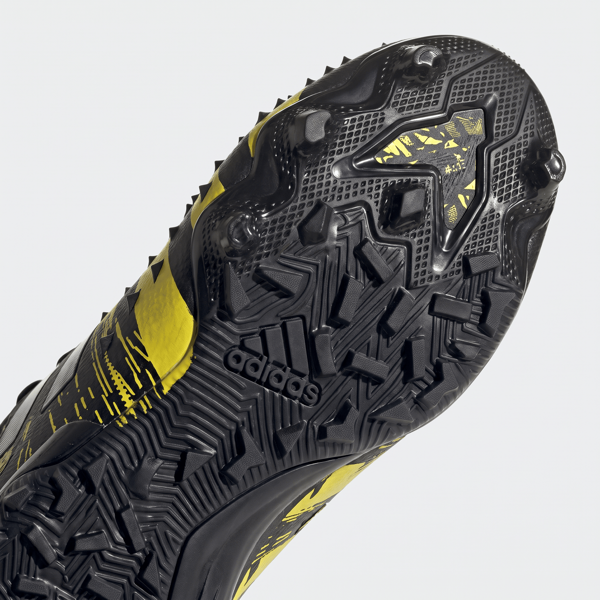 Predator Freak.1 Low FG Core Black / Team Solar Yellow
