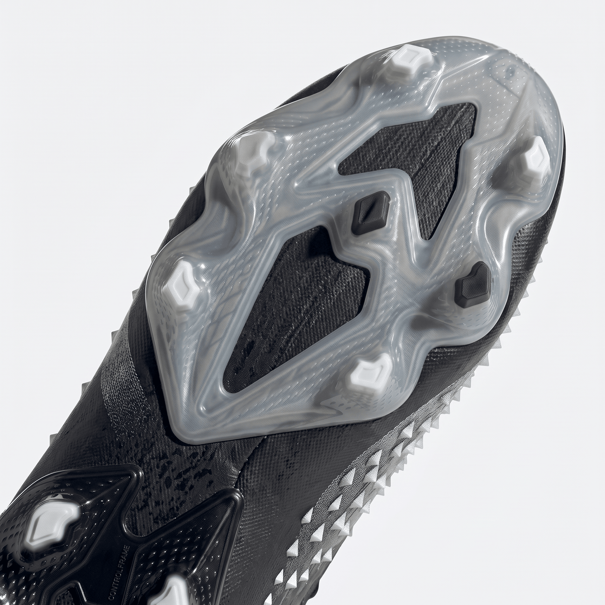 Predator Freak+ FG Core Black / Carbon / Iron Metallic