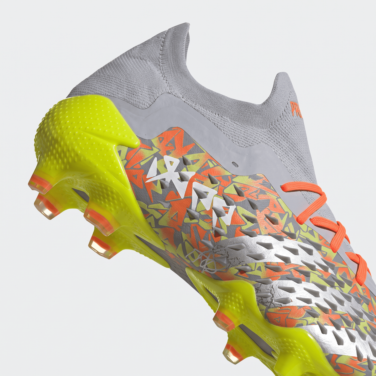 Predator Freak.1 FG Clear Grey / Footwear White / Solar Yellow / Solar Red