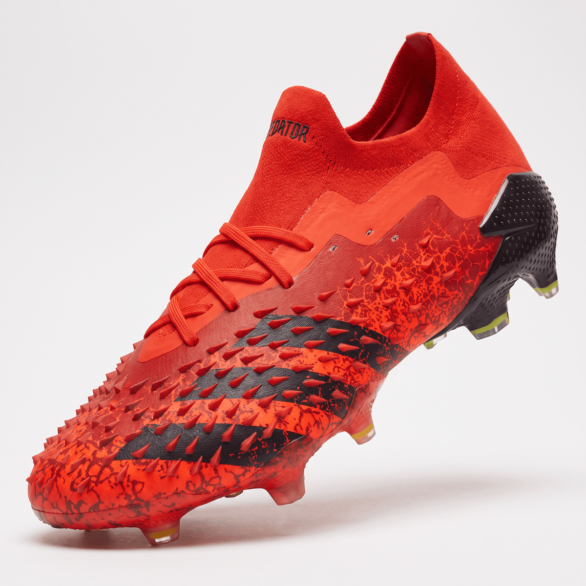 Predator Freak.1 Low FG Red / Core Black / Solar Red