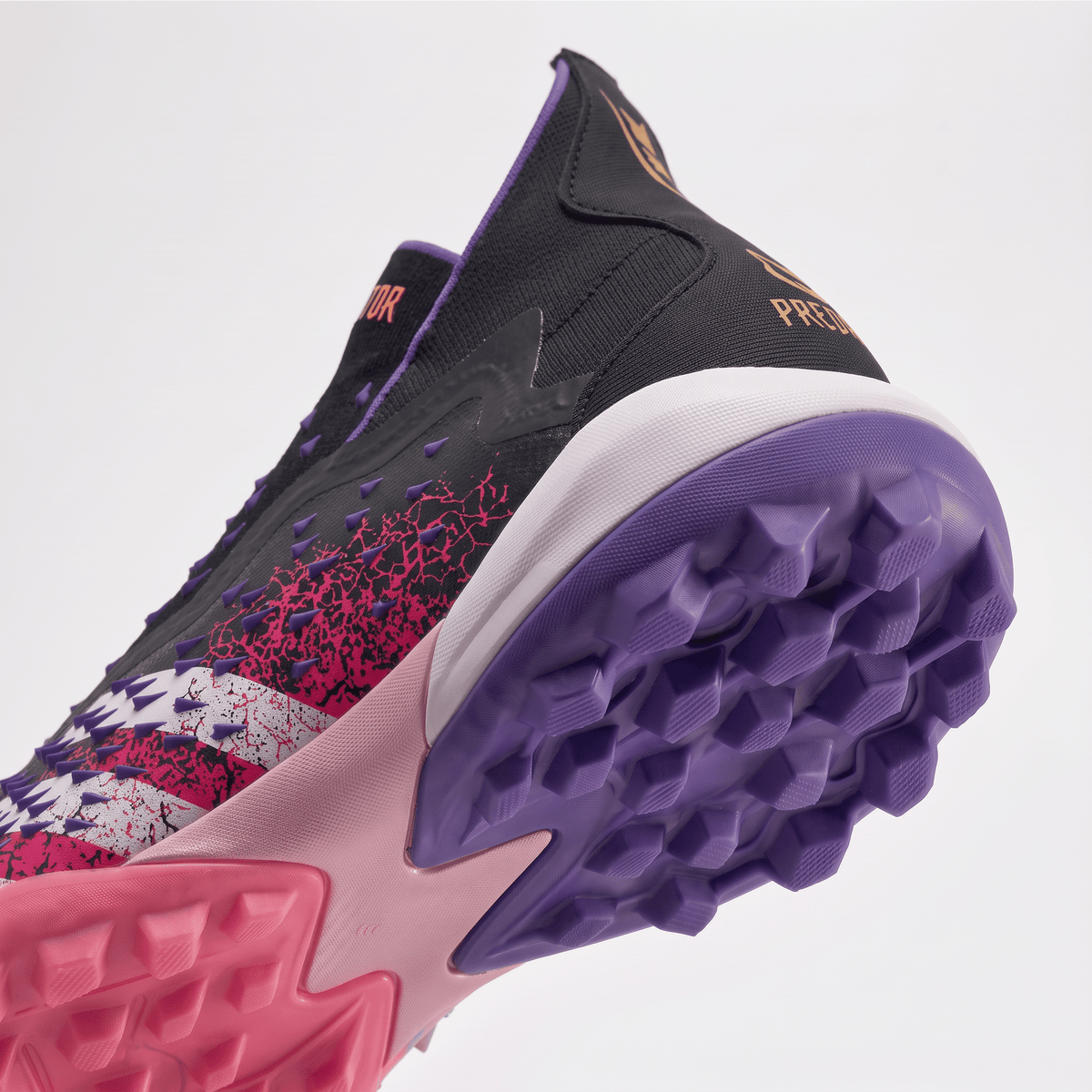 Predator Freak+ TF Core Black / Cloud White / Shock Pink / Screaming Orange