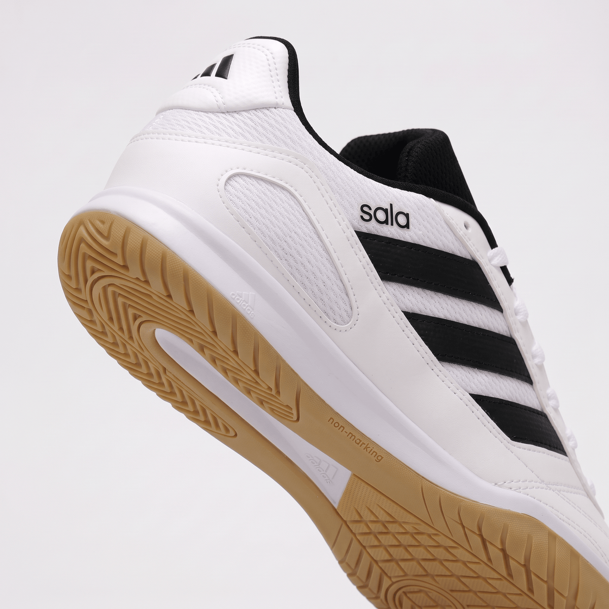 Super Sala 3 Footwear White / Core Black / Gum