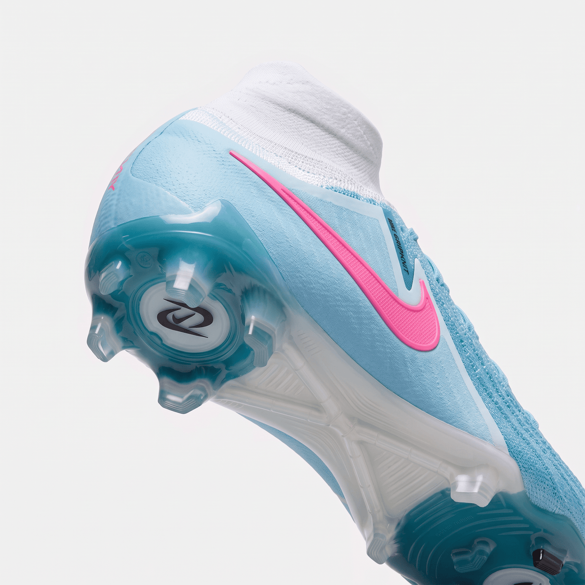 Phantom GX 2 FG White / Pink Blast / Hyper Royal