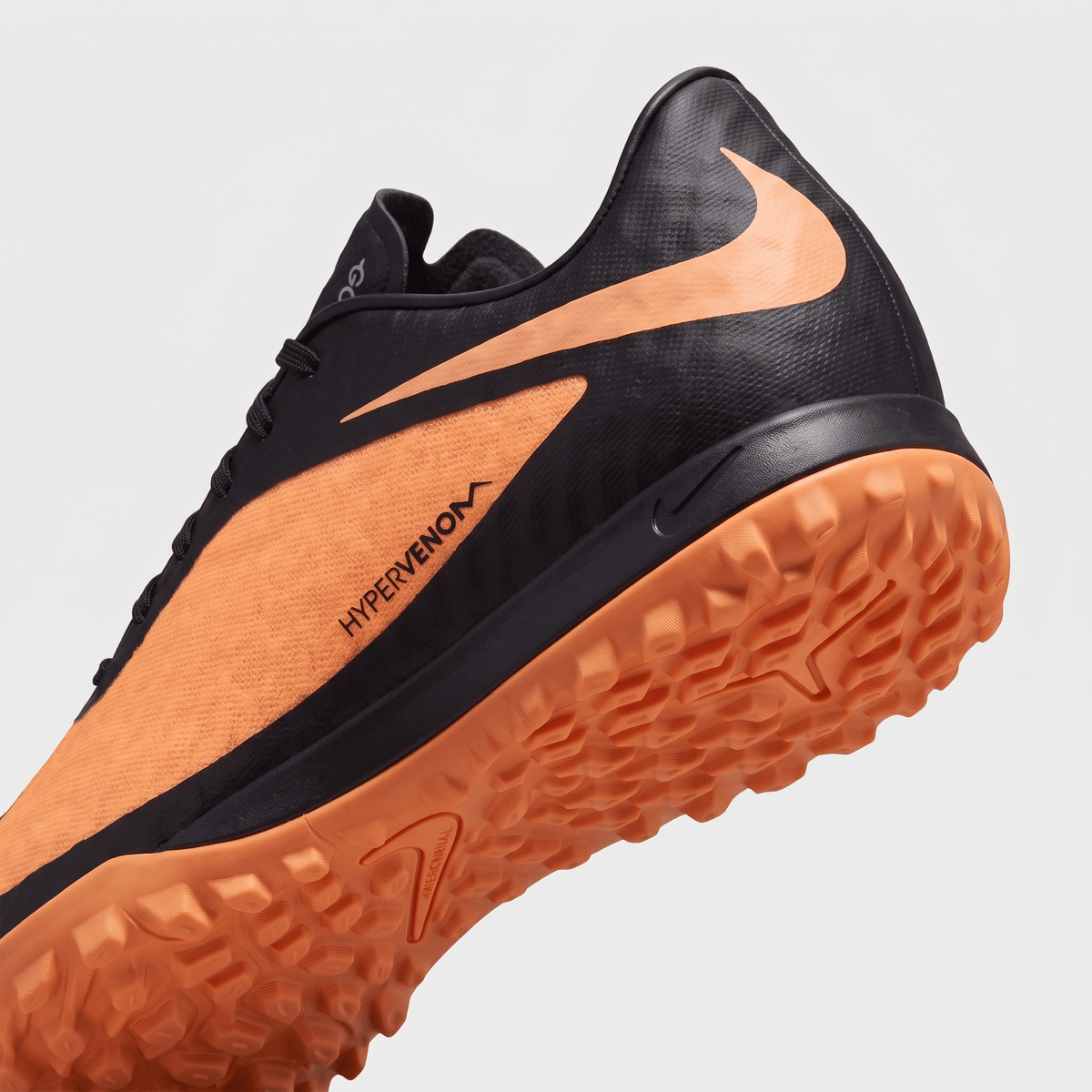 Hypervenom Phelon TF Total Crimson / Black / White