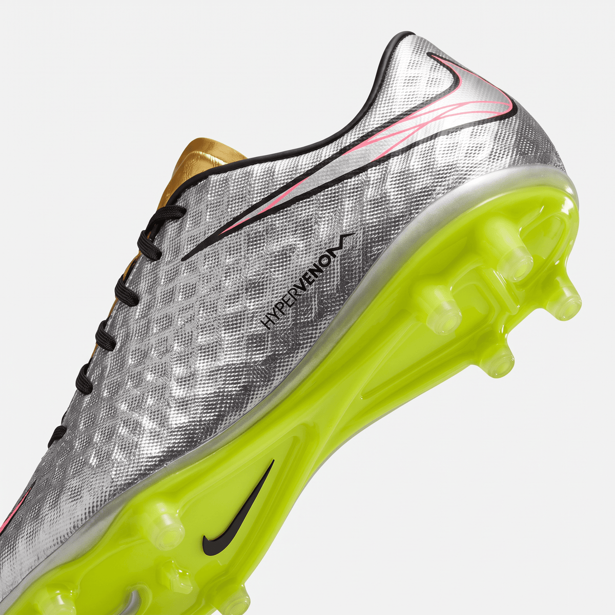 Hypervenom Phantom FG Chrome / Hyper Pink / Metallic Gold Coin / Black