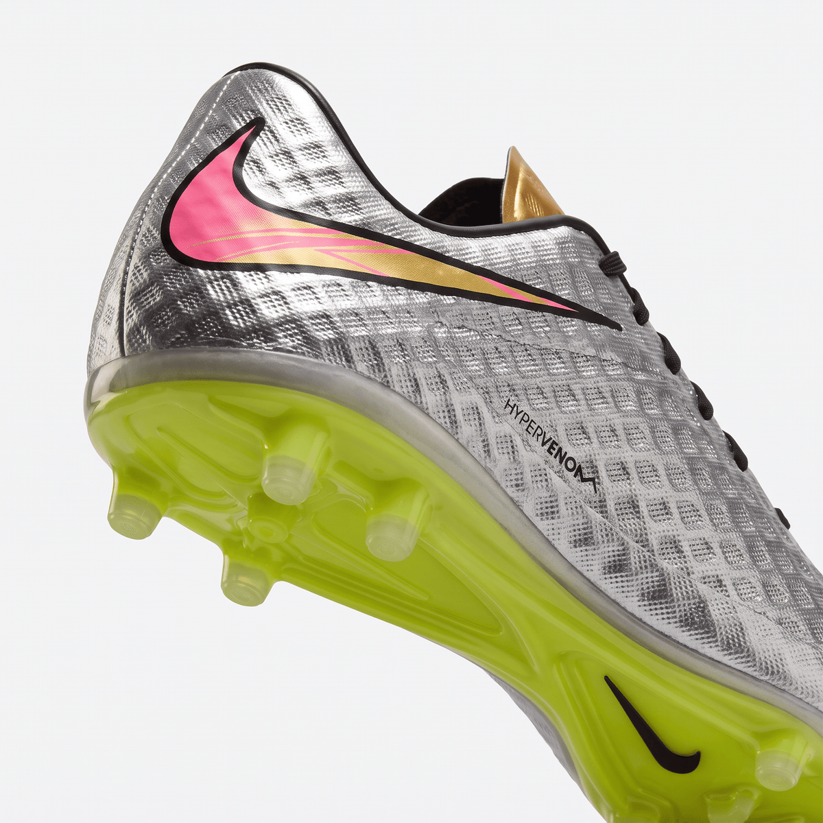 Hypervenom Phantom FG Chrome / Hyper Pink / Metallic Gold Coin / Black