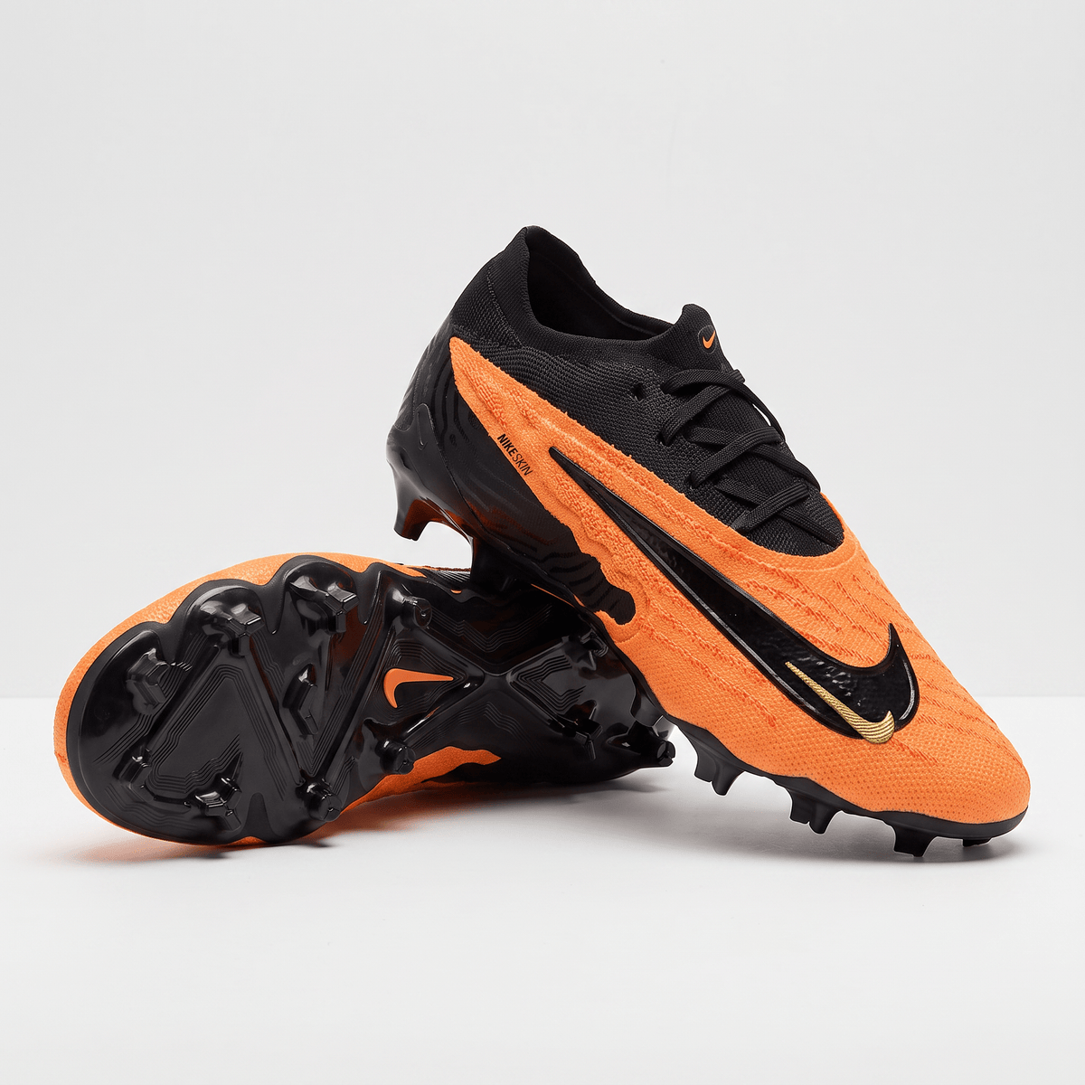 React Phantom GX Academy FG/MG Laser Orange / Black / Total Orange