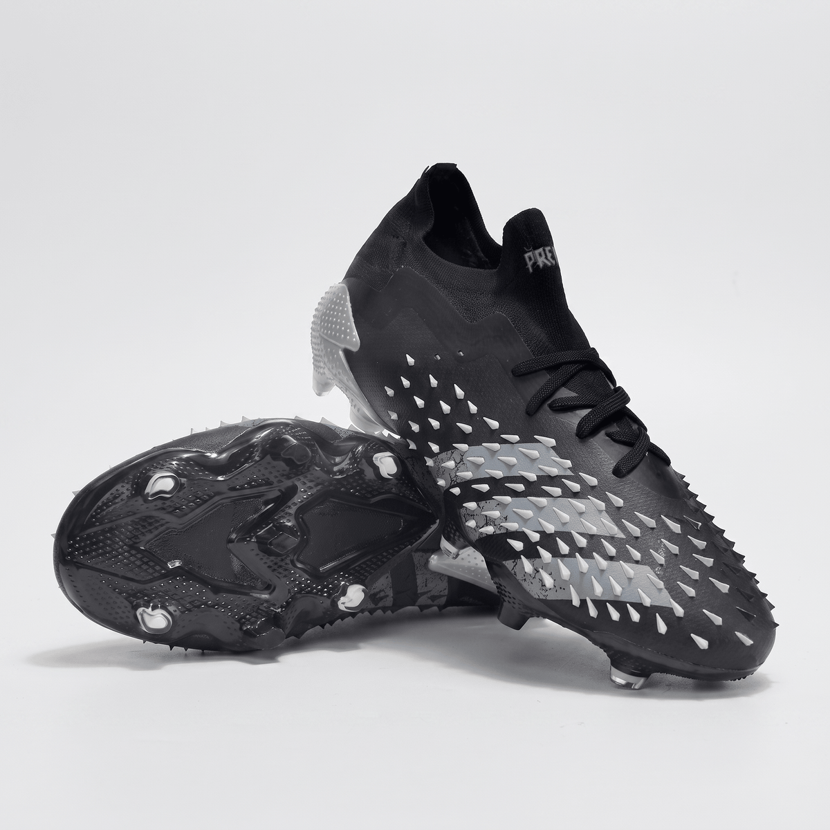 Predator Freak.1 Low FG Core Black / Carbon / Iron Metallic