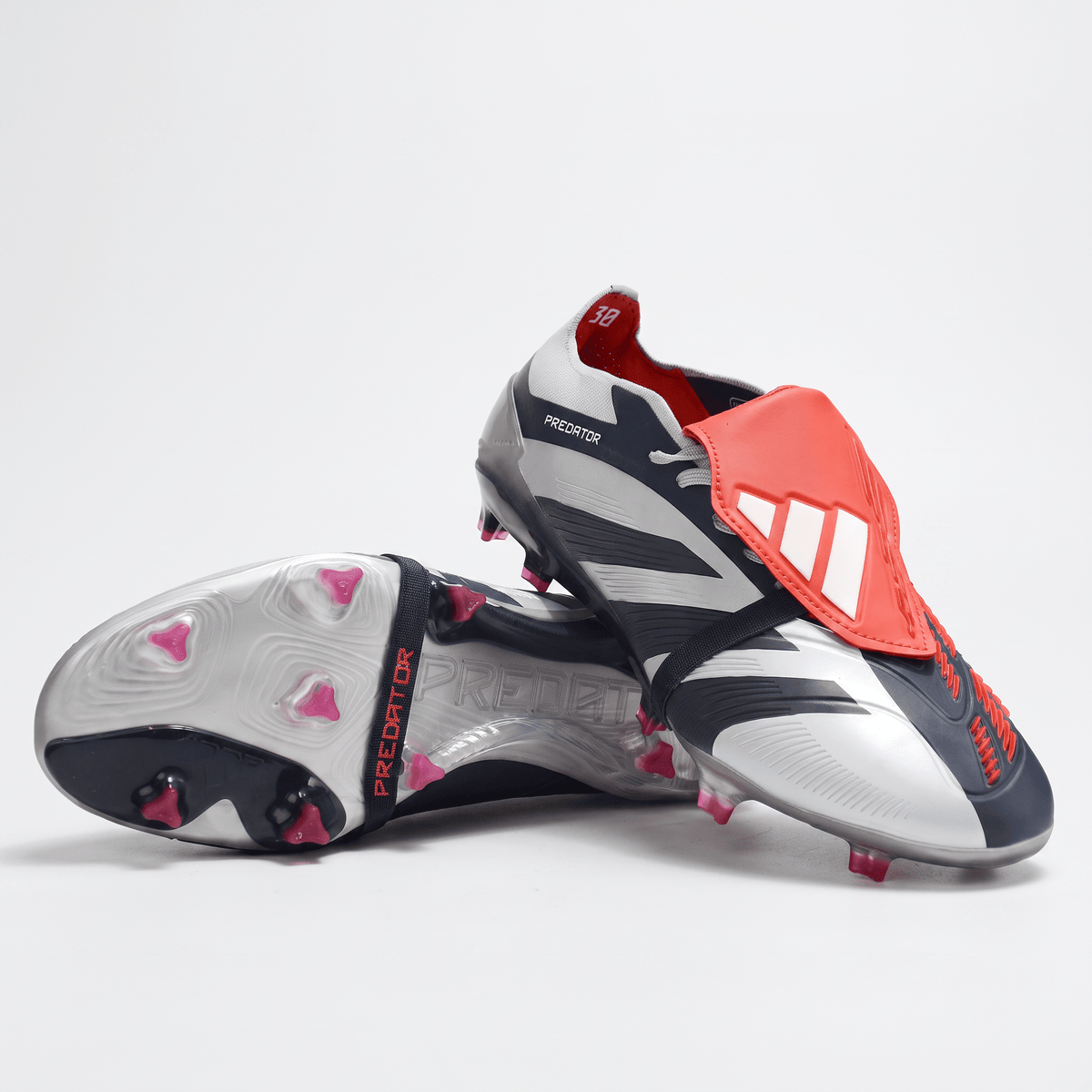 Predator Fold-Over Tongue FG Muted Silver / Core Black / Solar Red