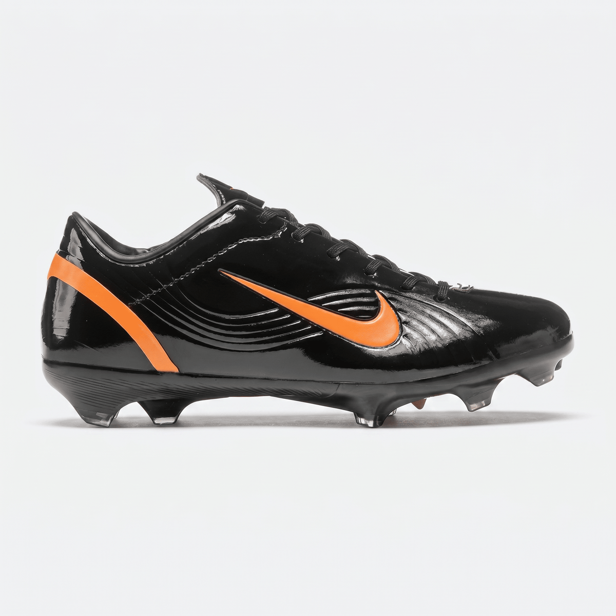 Mercurial Vapor III FG Black / Total Orange