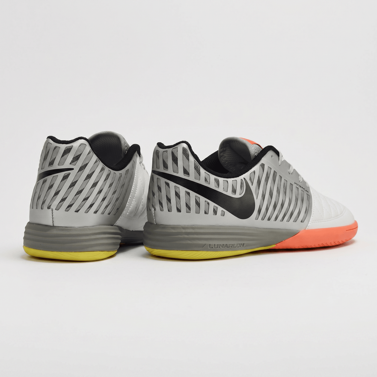 LUNAR GATO II IC White / Wolf Grey / Crimson / Black