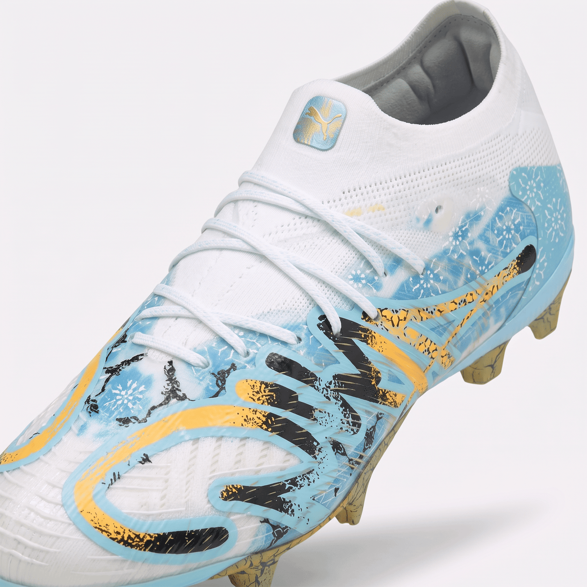 Future 9 Ultimate White / Vibrant Blue / Sun Stream / Light Aqua