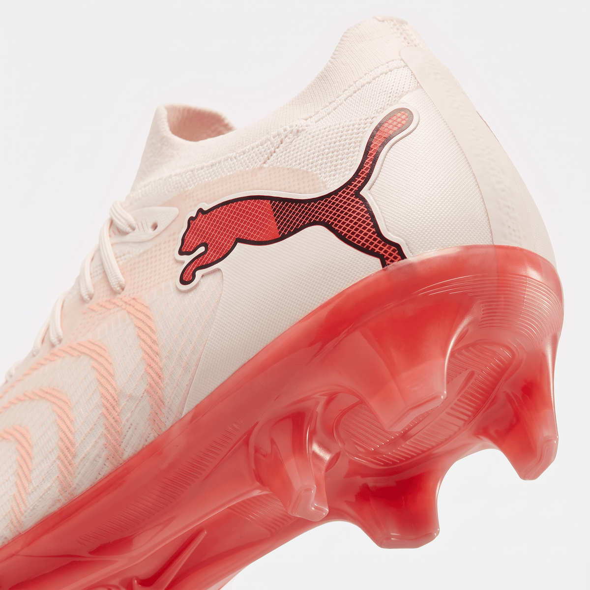 Future 9 Match MG Sugared Almond / White / Ultra Red / Black