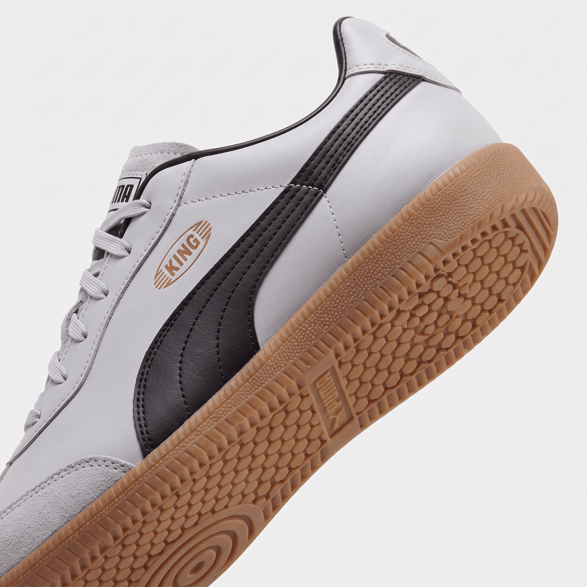 King 21 IT Grey Fog / Black / Team Gold / Gum