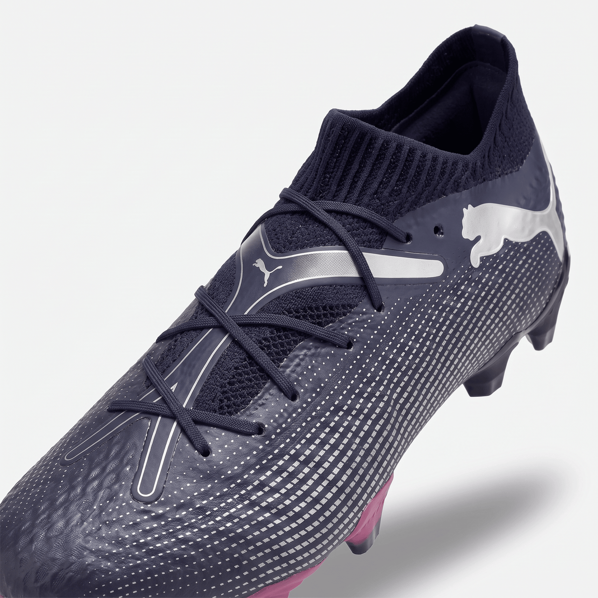 Future Ultimate FG/AG Black / White / Poison Pink