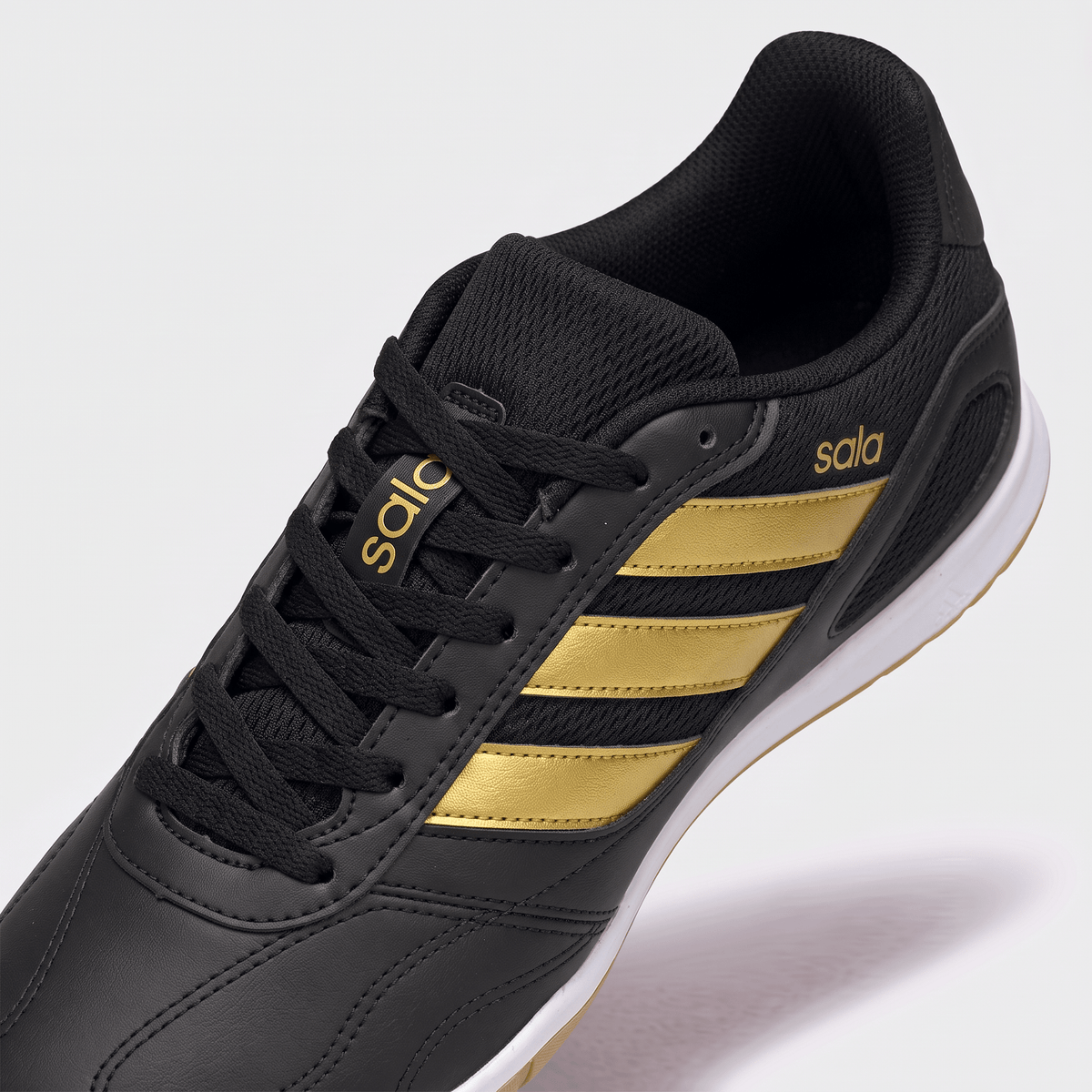 Super Sala 3 Core Black / Gold Metallic / Gum