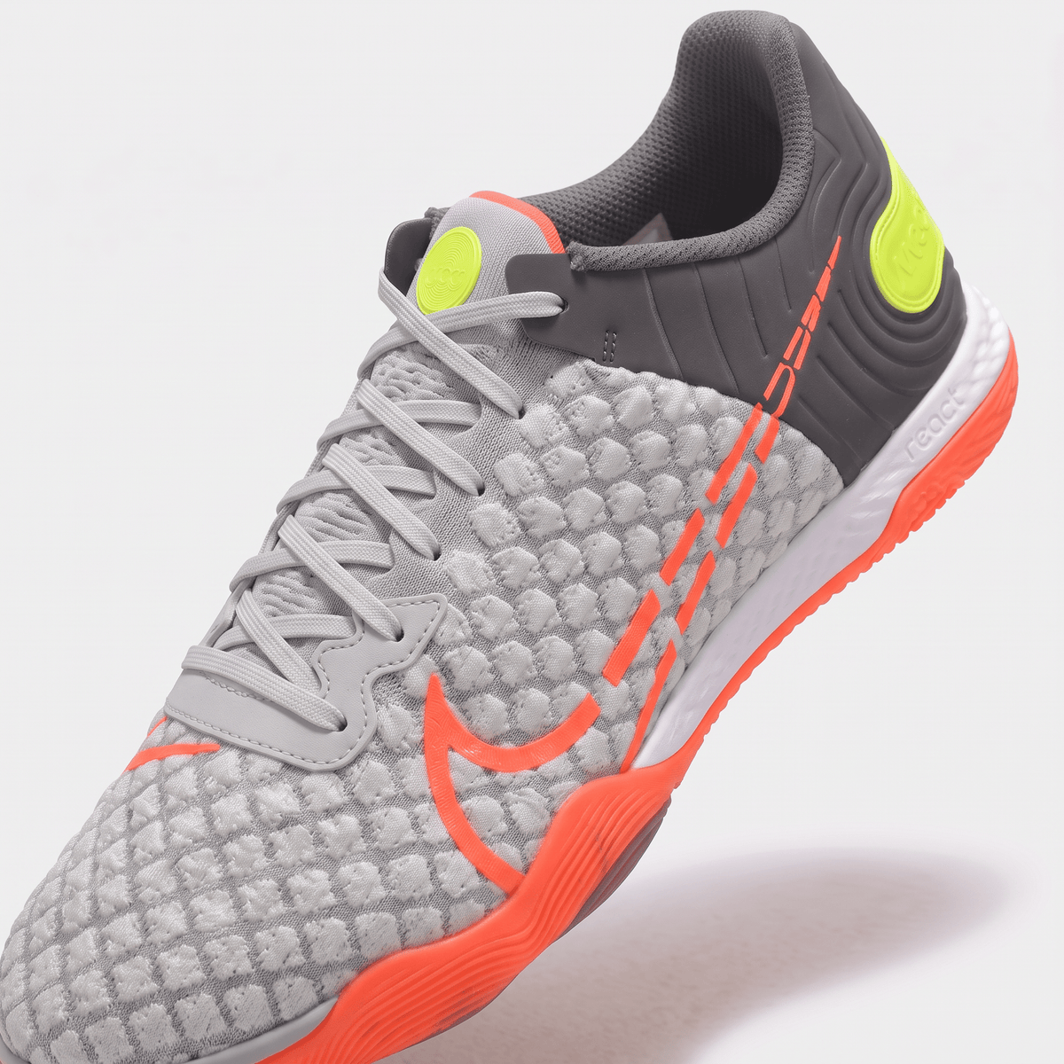 Gato Photon Dust / Platinum Tint / Dark Smoke Grey / Bright Crimson / Volt