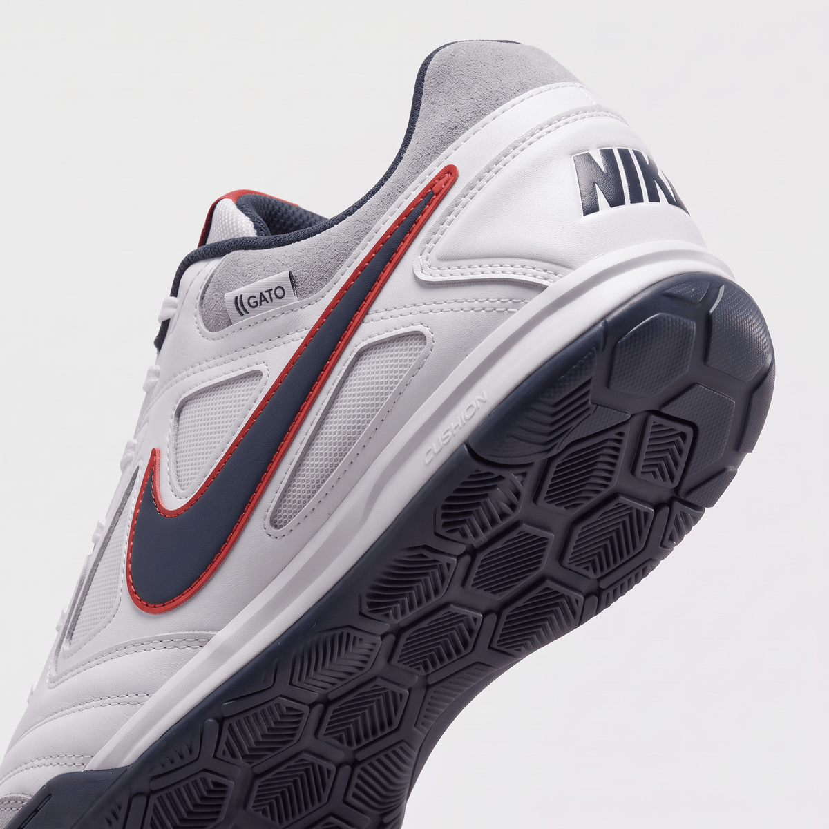 Streetgato White / Obsidian / Sport Red / Light Smoke Grey