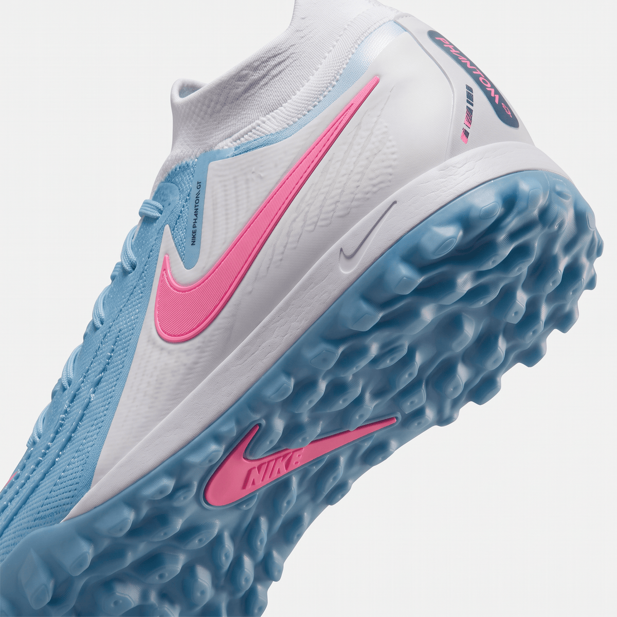 Phantom Luna 2 Academy TF Glacier Blue / Blue Fury / Pink Foam
