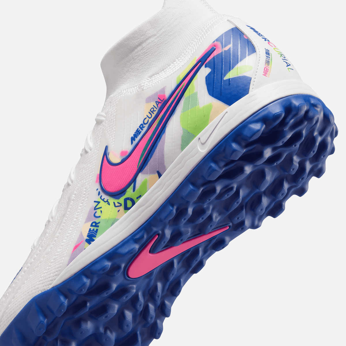 Phantom Luna 2 Academy TF White / Fierce Pink / Black