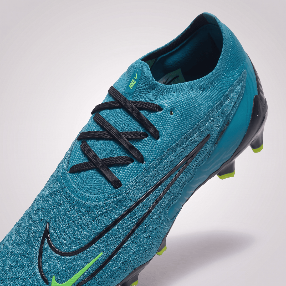 Phantom GX FG Hyper Turquoise / Black / White