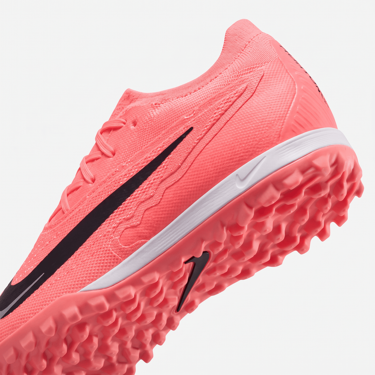 React Phantom GX Pro TF Pink Blast / Black / White