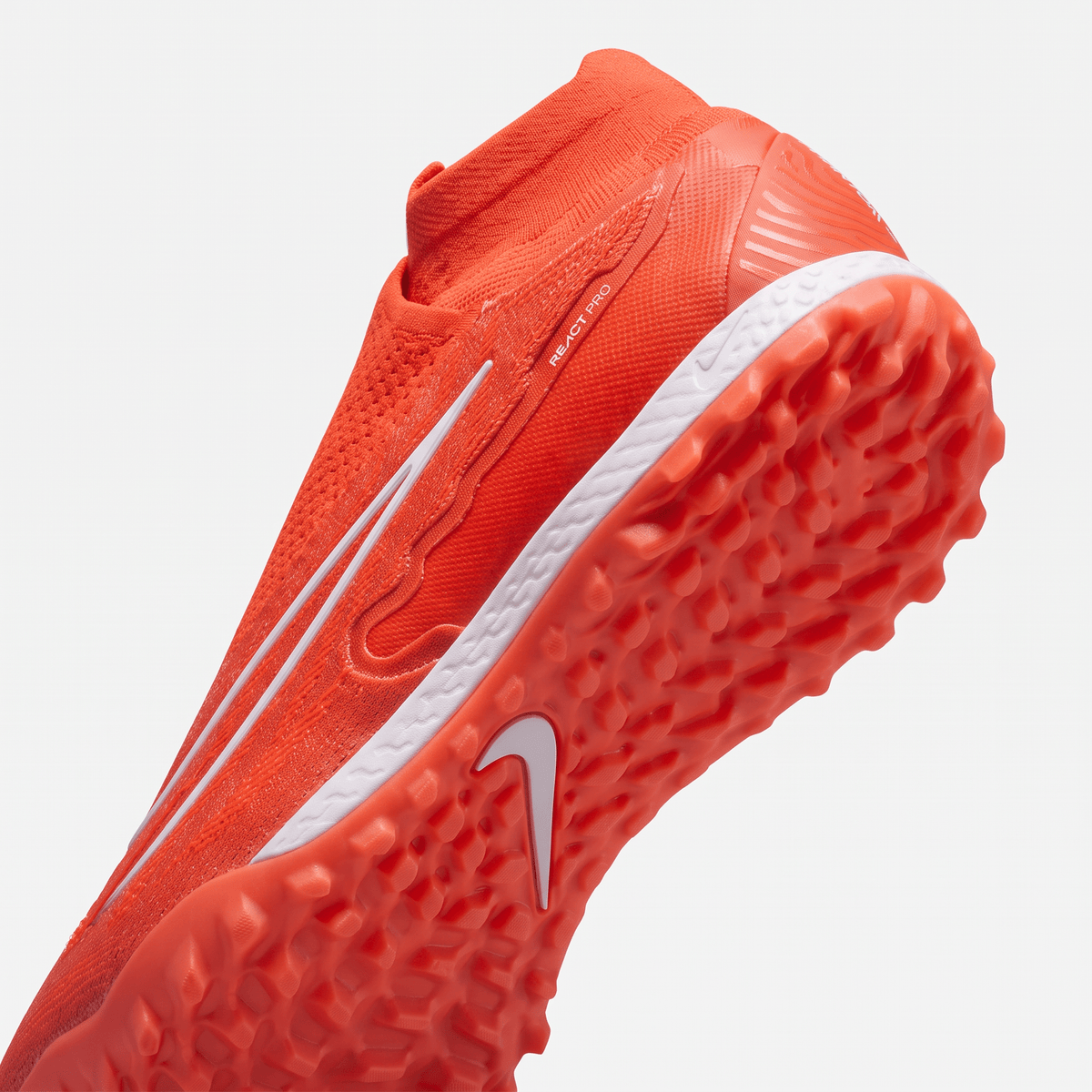 React Phantom GX LL TF Bright Crimson / White / Black