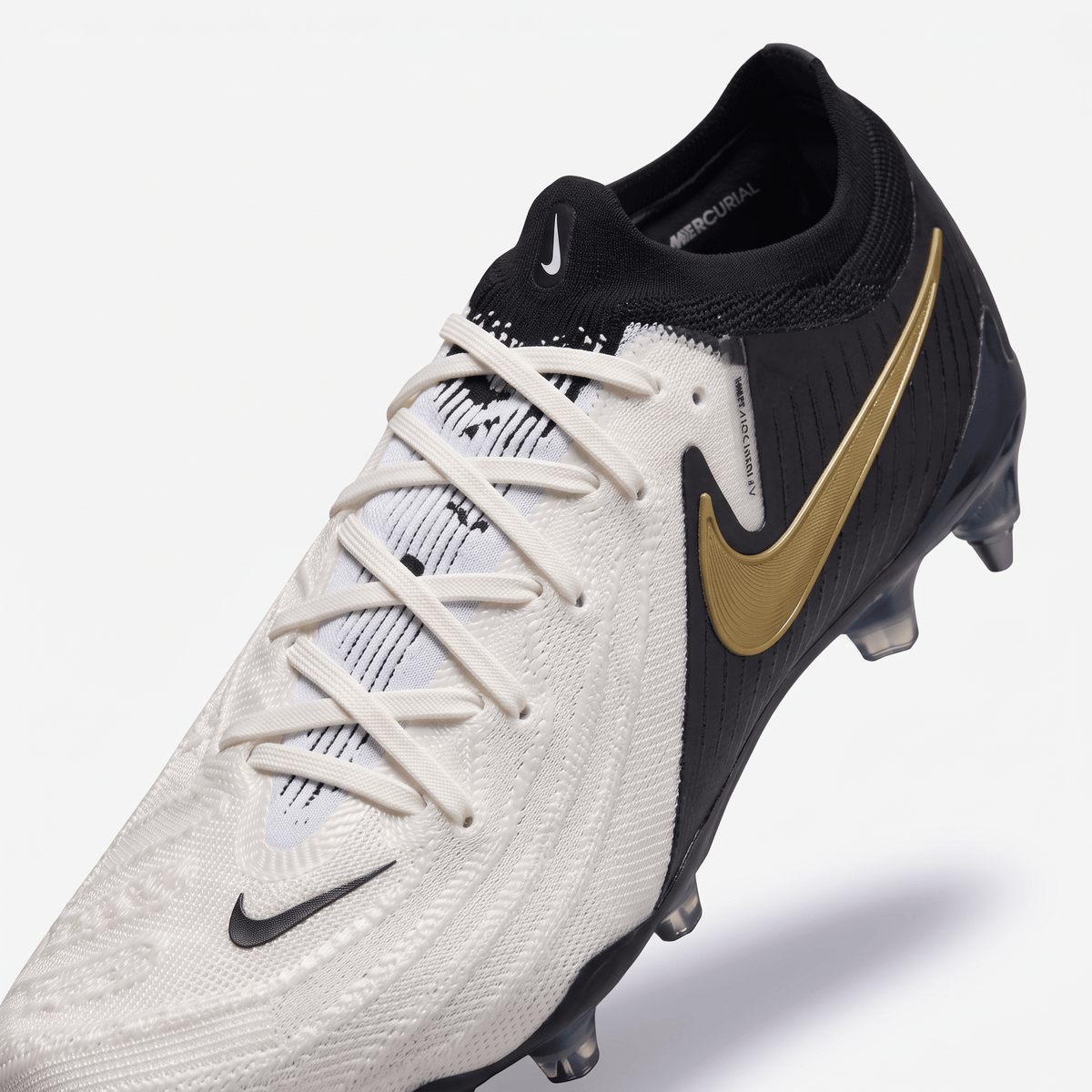 Phantom GX II AG White / Black / Metallic Gold Coin