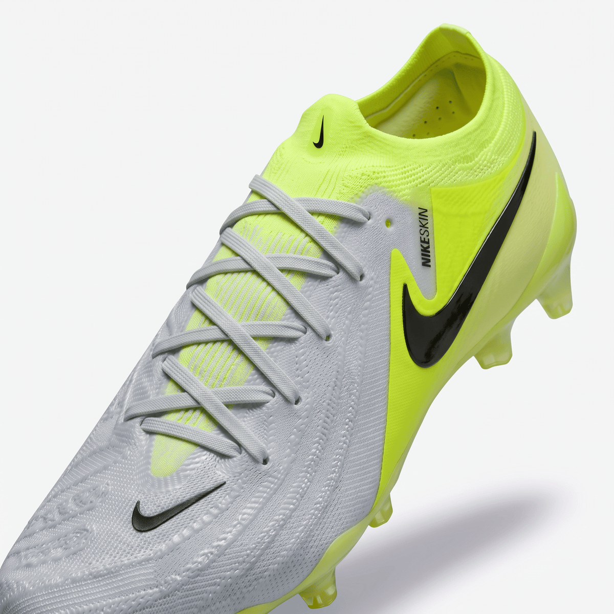Phantom GX II AG Metallic Silver / Black / Volt