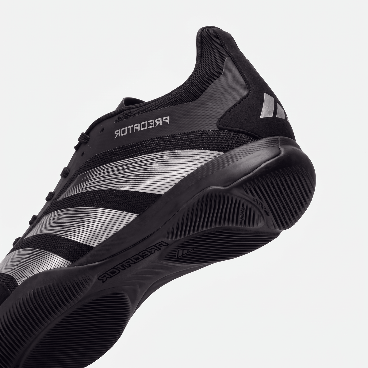 Predator 24 League IN Core Black / Carbon / Grey Six