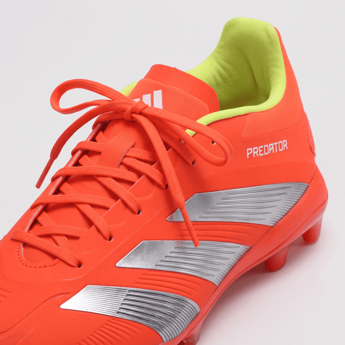 Predator 24 FG Signal Coral / Black / Beam Orange