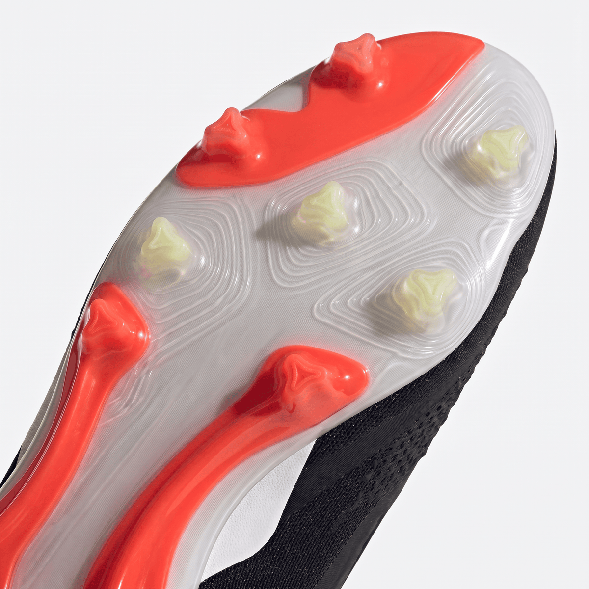 Predator FG Core Black / Footwear White / Solar Red