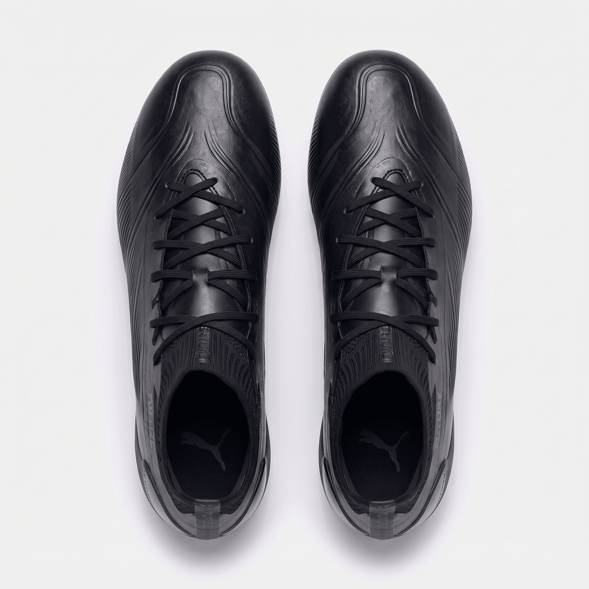 Predator 24 FG Core Black / Core Black