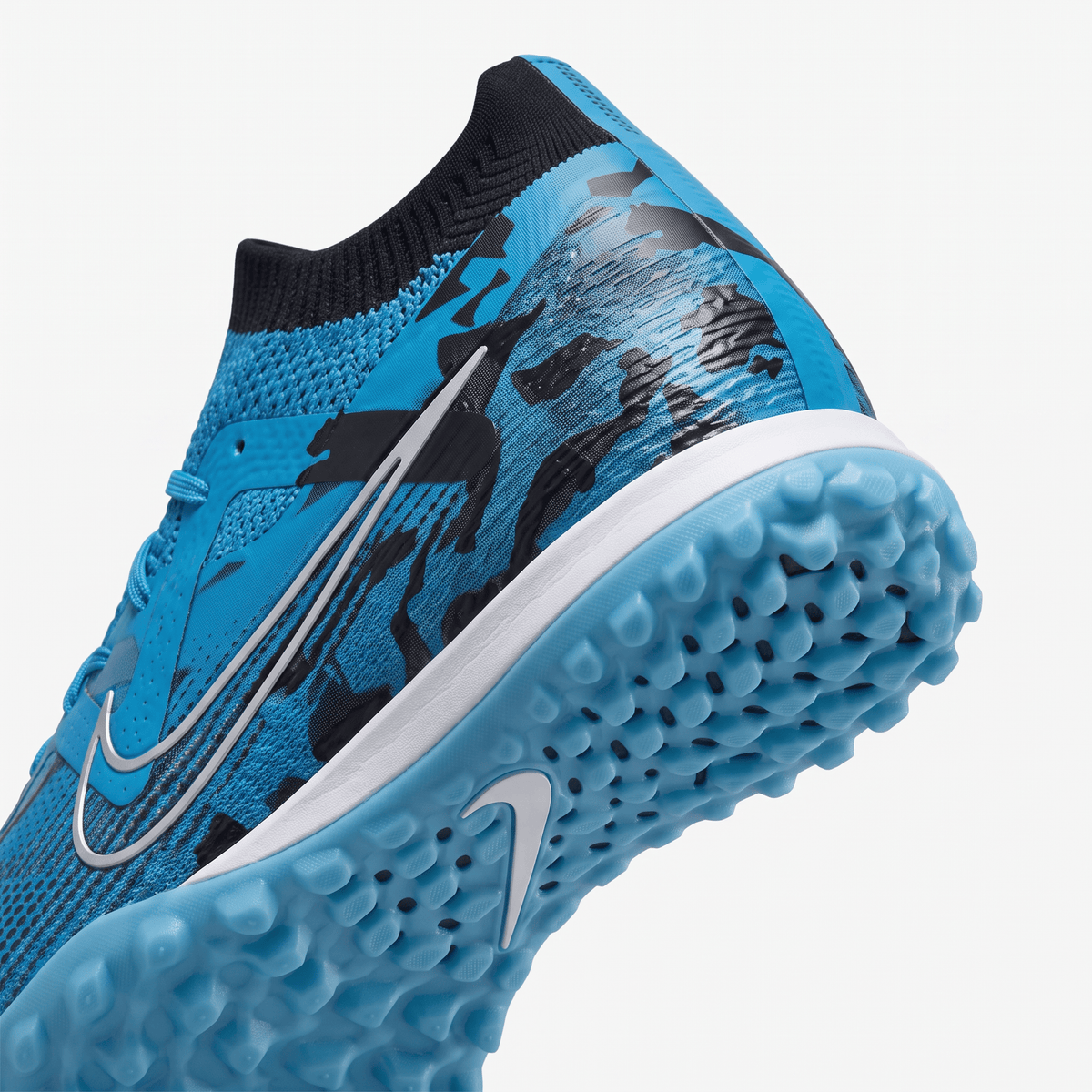 Gripknit Phantom GX TF Baltic Blue / Pink Blast / White / Black