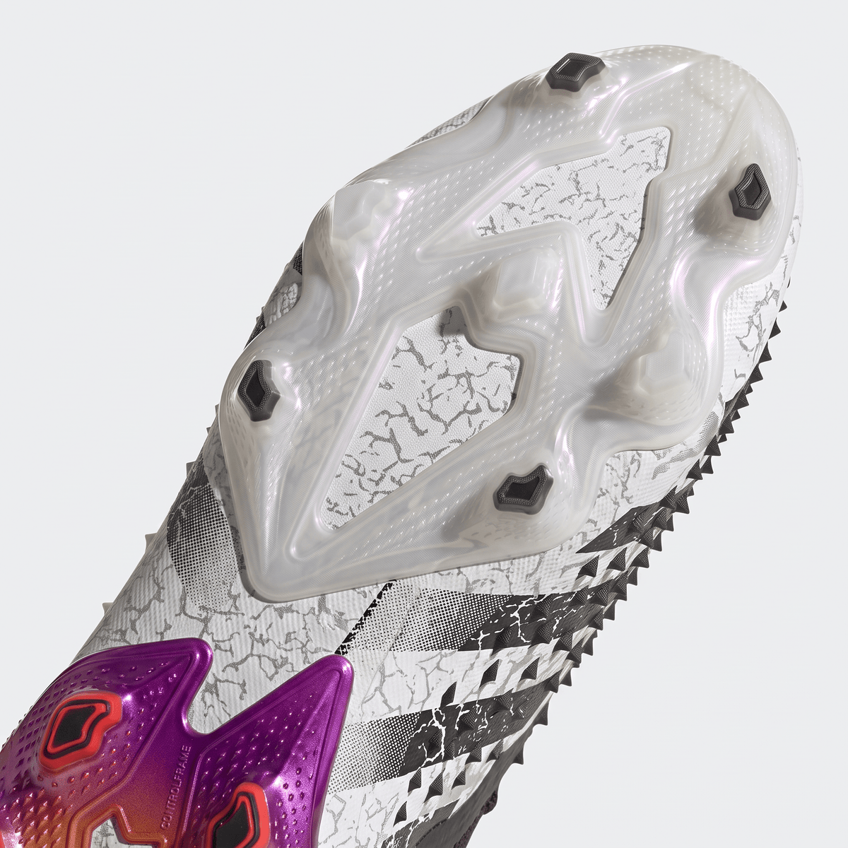 Predator Freak.1 FG Footwear White / Core Black / Gold Metallic