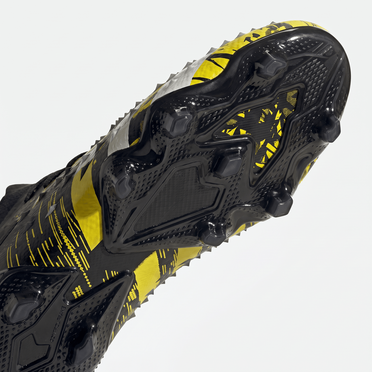 Predator Freak+ FG Core Black / Team Solar Yellow