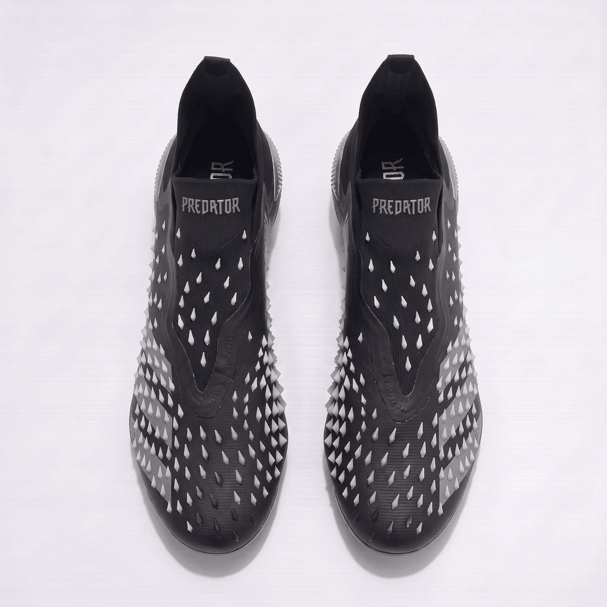 Predator Freak+ FG Core Black / Carbon / Iron Metallic