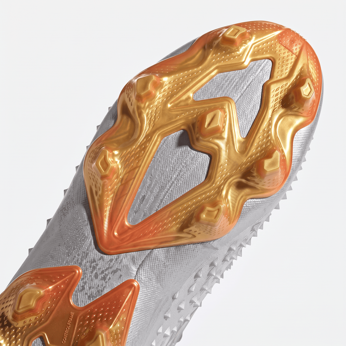 Predator Freak.1 FG Silver Metallic / Core Black / Team Solar Orange