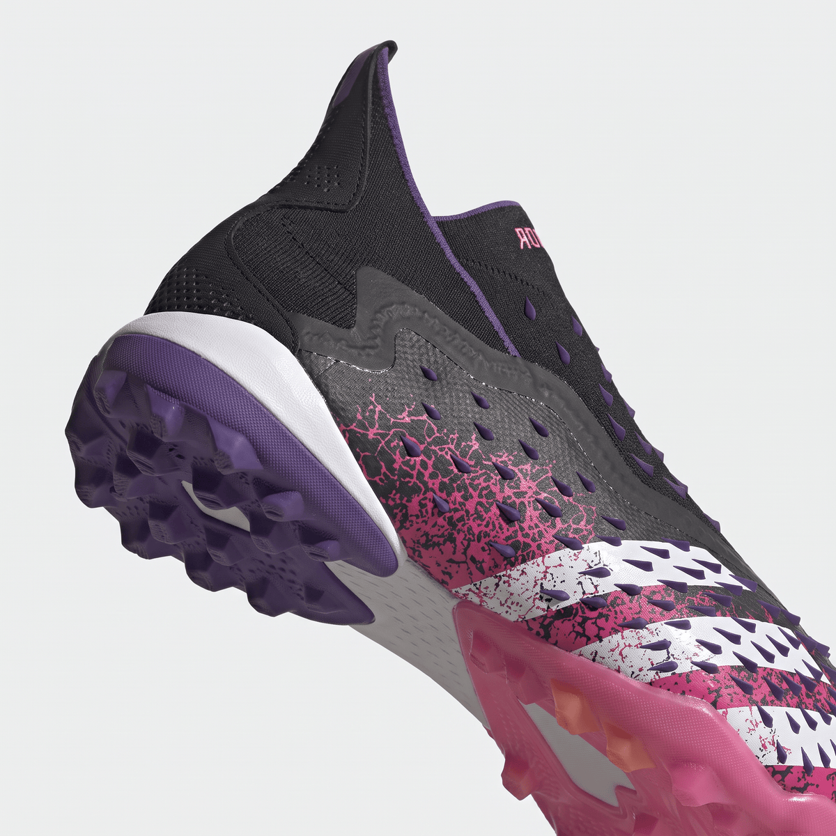 Predator Freak+ TF Core Black / Cloud White / Shock Pink / Screaming Orange