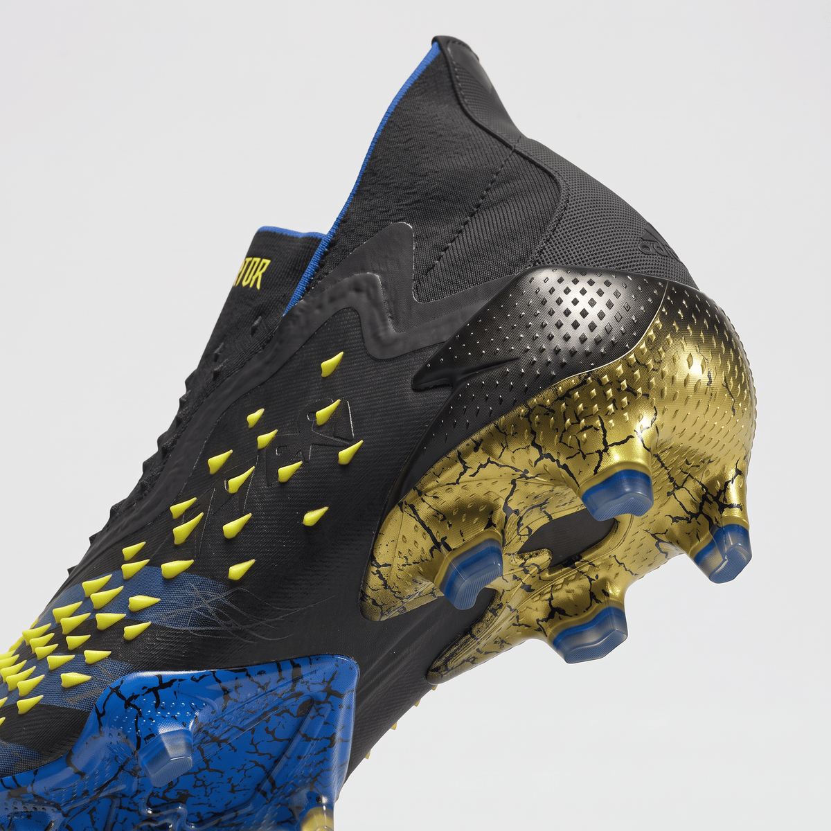 Predator Freak.1 FG Core Black / Cloud White / Solar Yellow