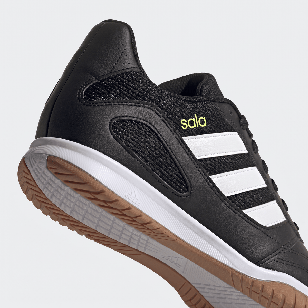 Super Sala 3 Core Black / Footwear White / Gum