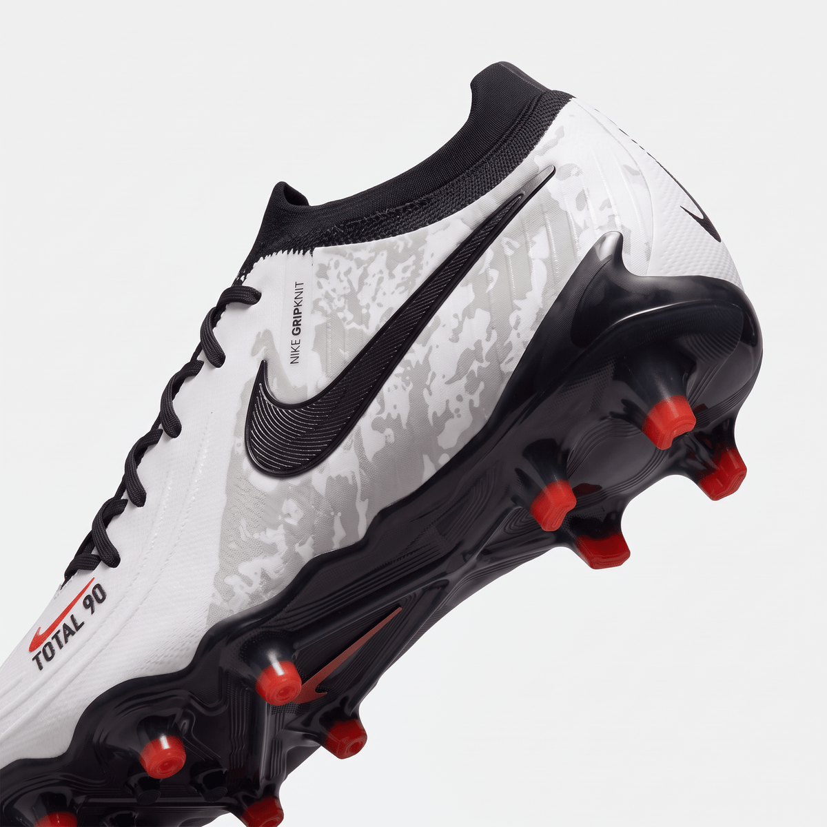 Phantom Venom FG Future White / Black / Chile Red
