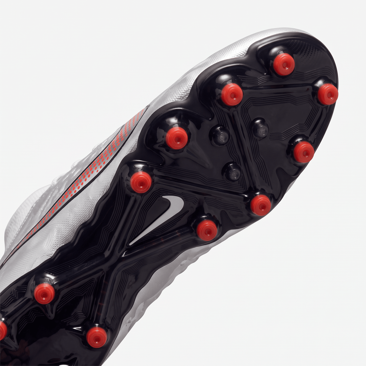 Phantom Venom FG Future White / Black / Chile Red