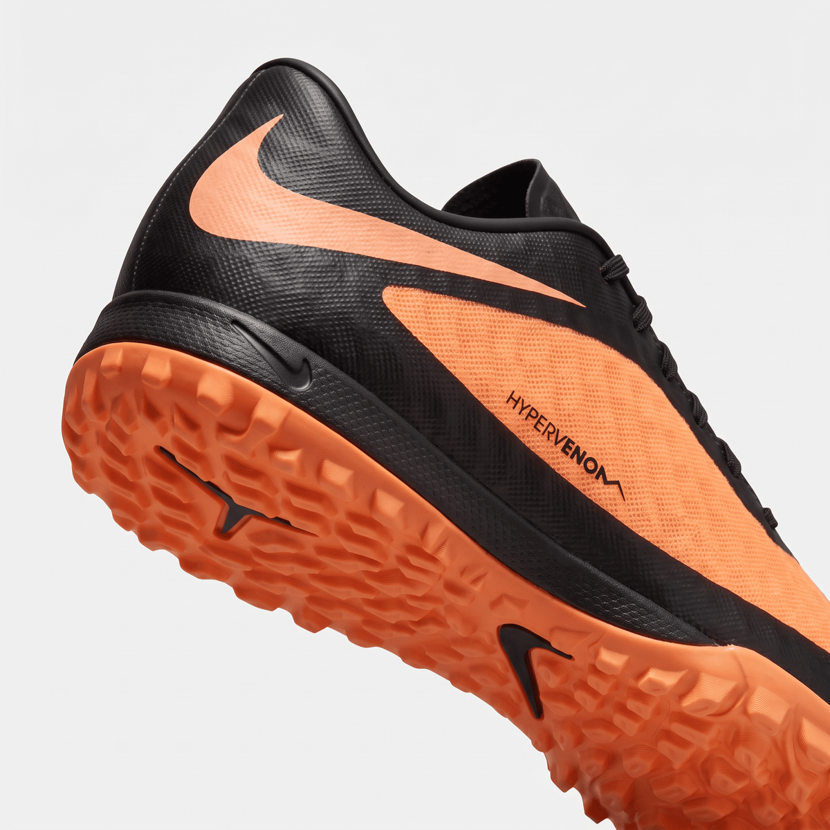 Hypervenom Phelon TF Total Crimson / Black / White